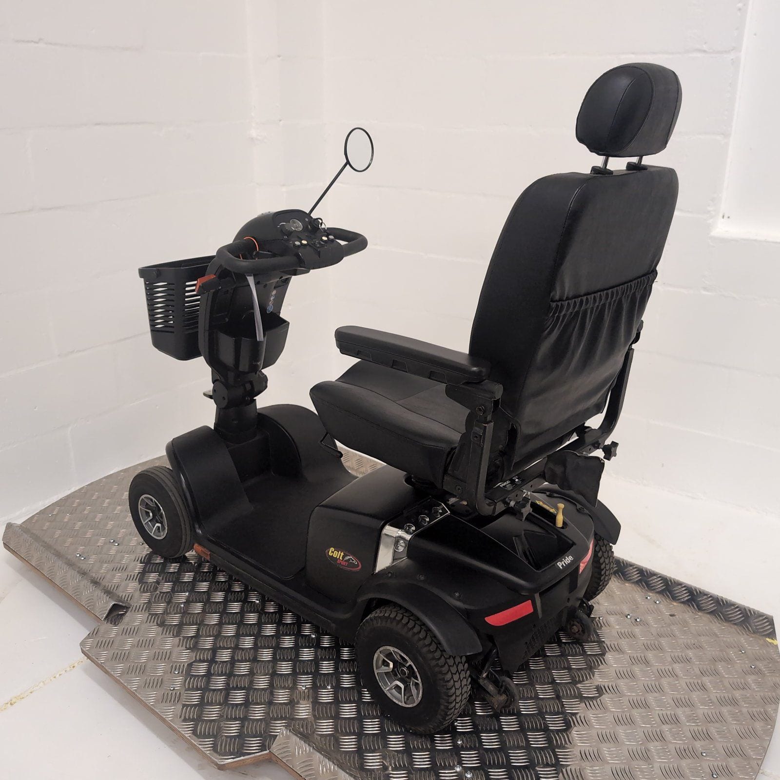 Pride Mobility Colt Sport, photograph 5